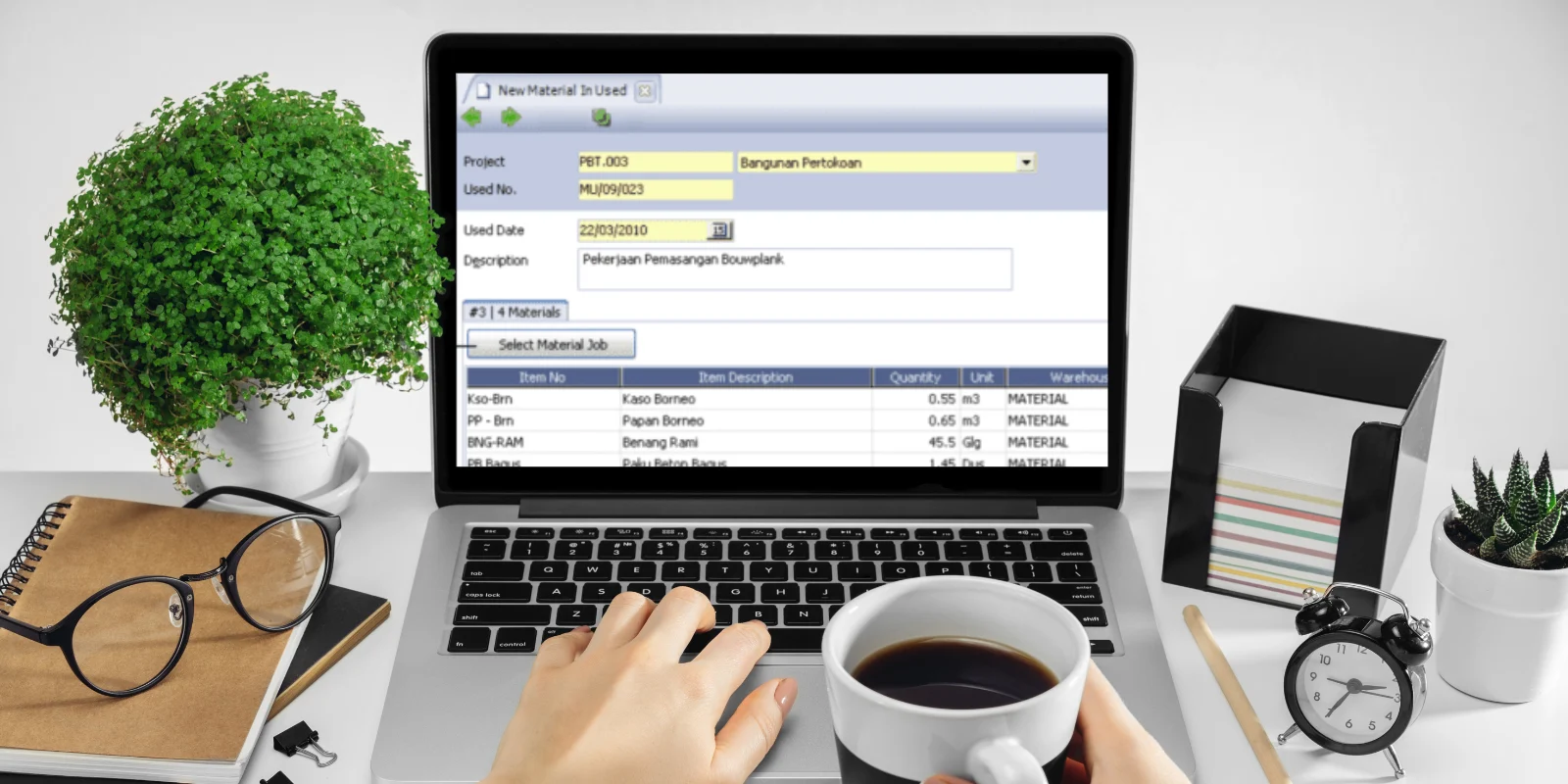 Penggunaan Bahan Baku [Material in Used] di Accurate