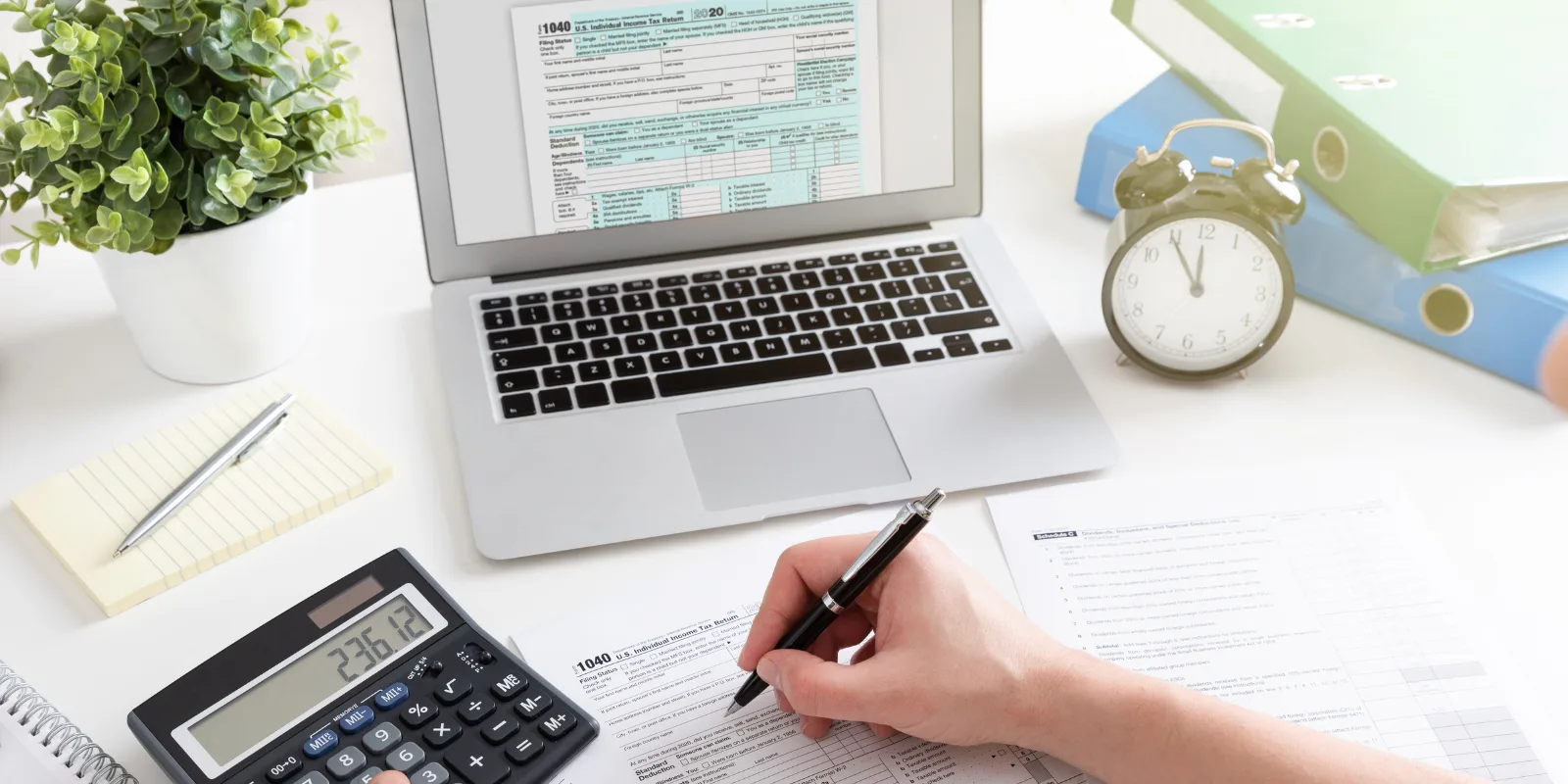 Software Akuntansi Solusi Praktis untuk Pembukuan Bisnis ()